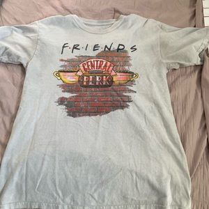 Central perk, friends shirt